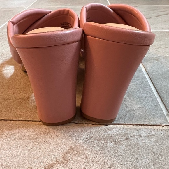 Puffy Criss Cross Heeled Sandals Sz 7.5 - Picture 4 of 7